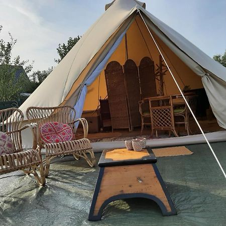 Glamping De Vrije Wind, Tentverhuur Houwerzijl エクステリア 写真