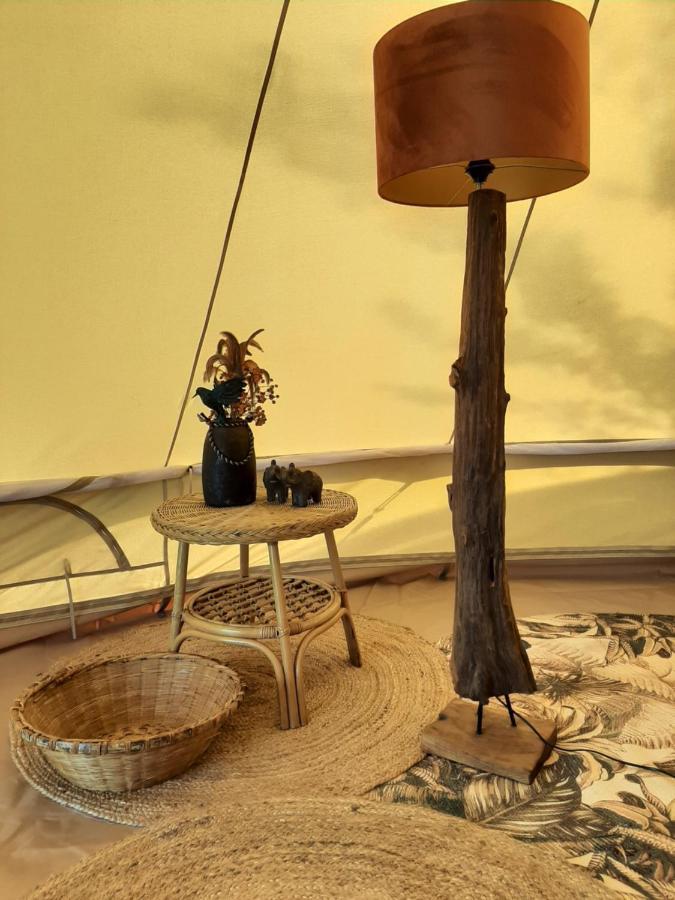 Glamping De Vrije Wind, Tentverhuur Houwerzijl エクステリア 写真
