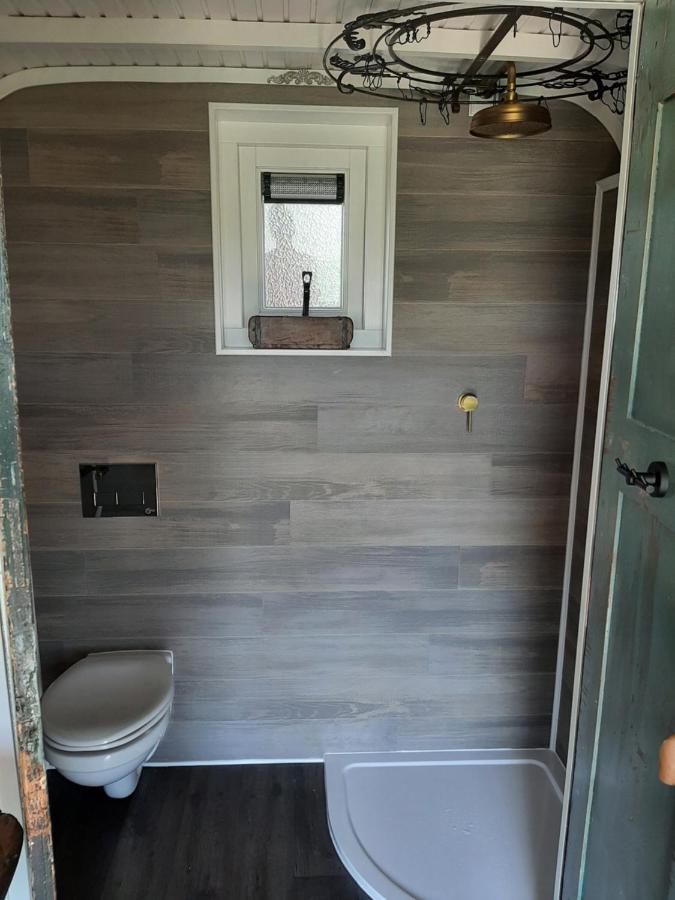 Glamping De Vrije Wind, Tentverhuur Houwerzijl エクステリア 写真